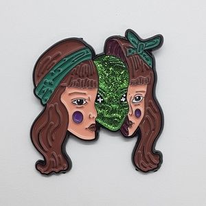 Alien Head Glitter Enamel pin
